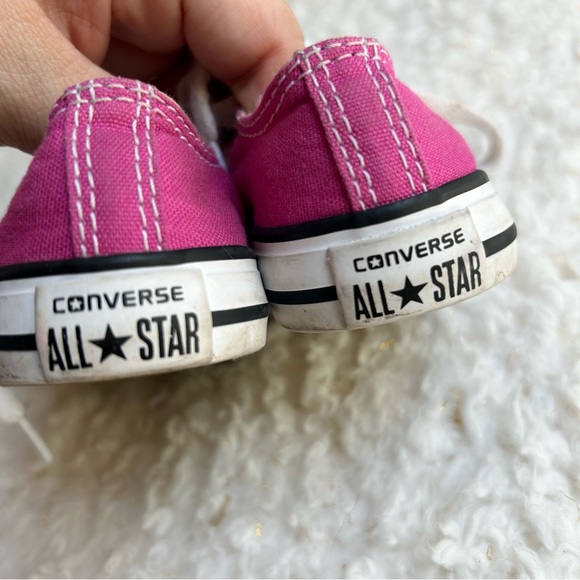 COPY - Toddler Converse Allstars Fuchsia tennis shoes sneakers Size 4 - Picture 8 of 9